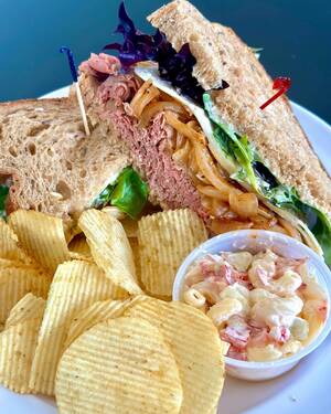 Carousel image 057d941fd58a315c27c3 m1