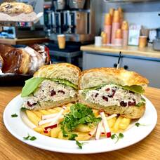 Carousel image 100241b30ab422893b48 m1