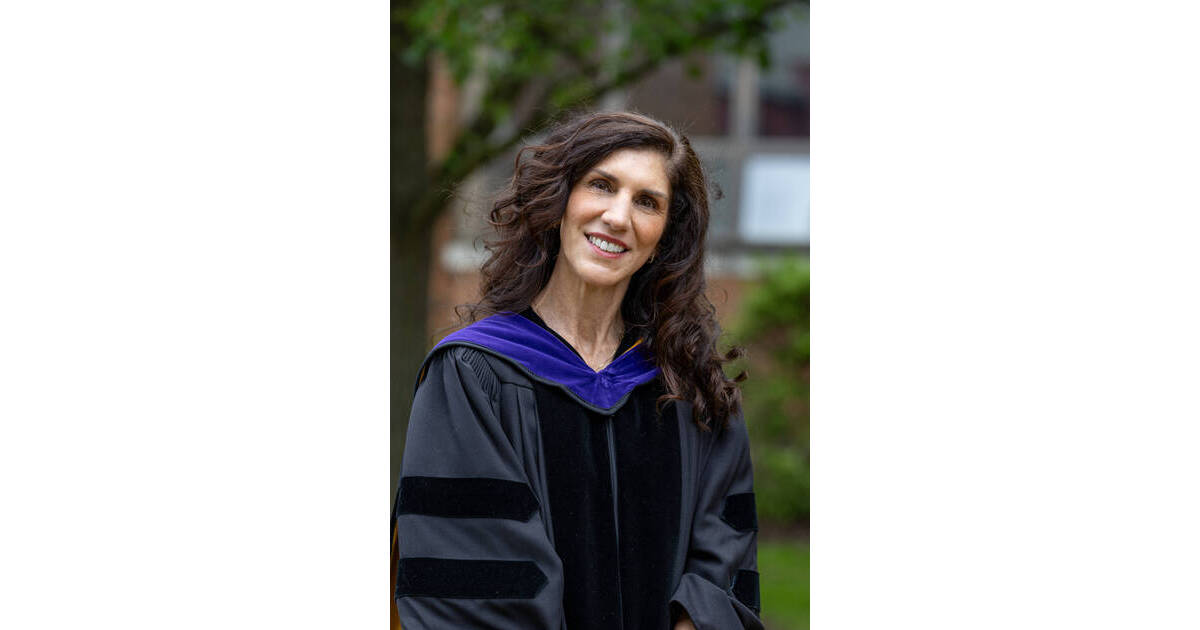 Basking Ridge Resident Gives 130th Commencement Speech at Mount St ...