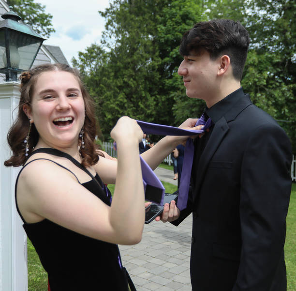 MHSprom-190607-001.jpg