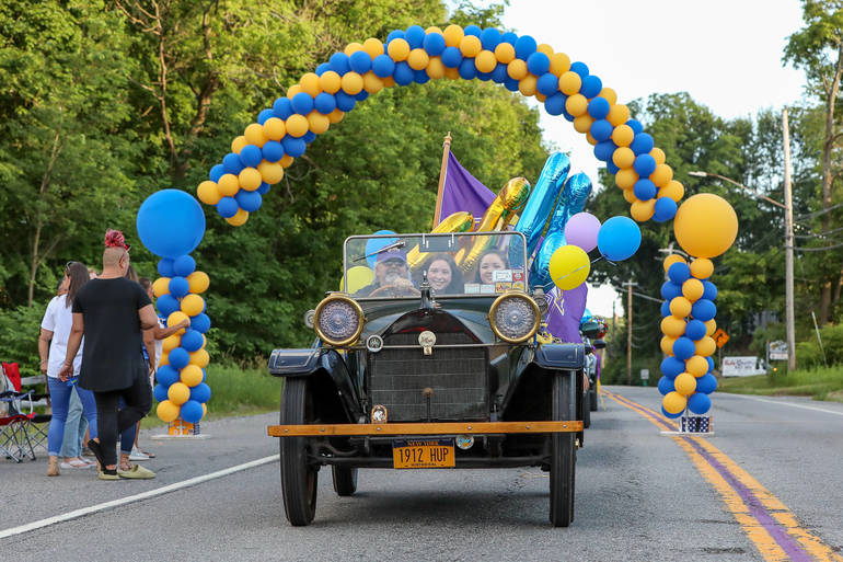 MHSgradParade-200626-1.jpg