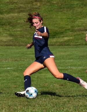 Carousel image c7db247510bab295f602 mikayla making the move to score  002 