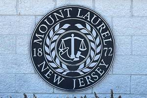 Carousel image bde72015316b80bd5221 ml logo