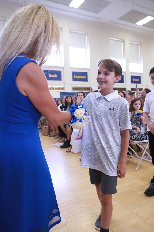MN062419-LakeviewMovingUpCeremony 7.jpg