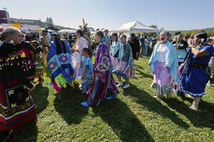 Carousel image 0fb1ad3508685b919d9b mohican powwow  1