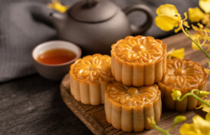 Carousel image 98cb197703f3a595cc90 mooncakes