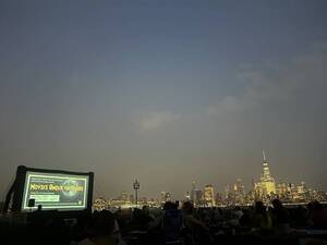 Carousel image a0f4d8c9df8a2caa3205 movie under the stars