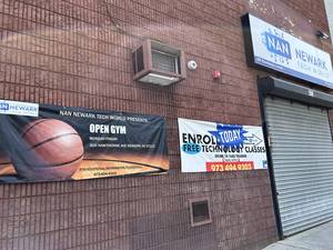 Carousel image acc053e34bcba83c82fc nan newark2