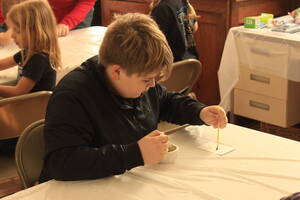 Carousel image d2f2be7618f39dc6ab1a natural dyes at fort 032826 photo 1