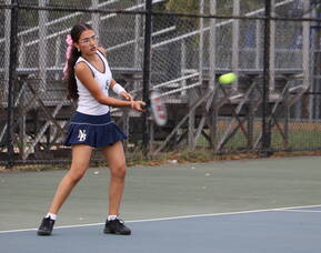 Carousel image 2e90cb9542e38b2d37fb nbhsgirlstennis1