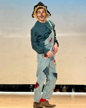 Carousel image fe9602ff6f70bfd551bf ndenicola scarecrow pic