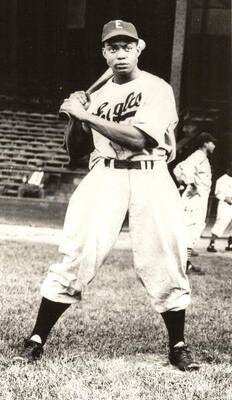 Carousel image a1bea3881ab972ecc21d newark eagles