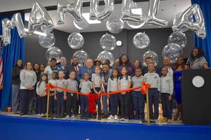 Carousel image fb811e01360abb49d6d1 nelsonmandela ribboncutting a