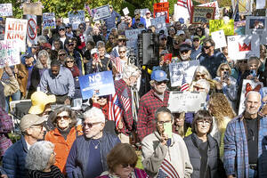 Carousel image 1da4bc008d8a0965a0d7 no kings rally 82