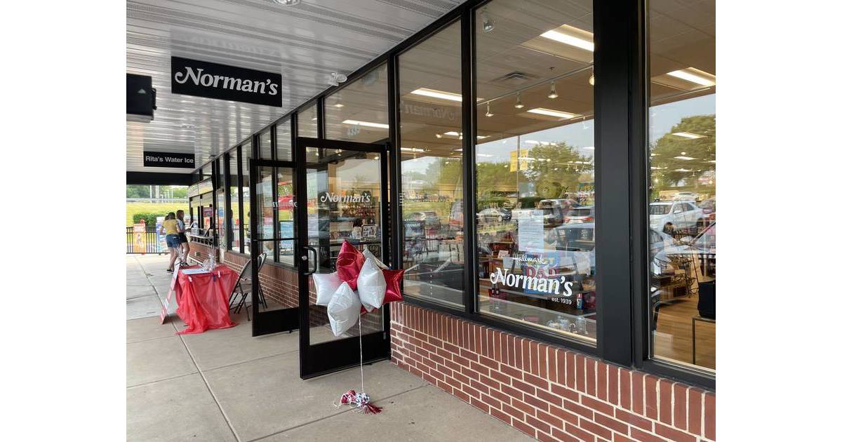 Norman’s Hallmark Opens Store in Cross Keys Place in Plumstead Township