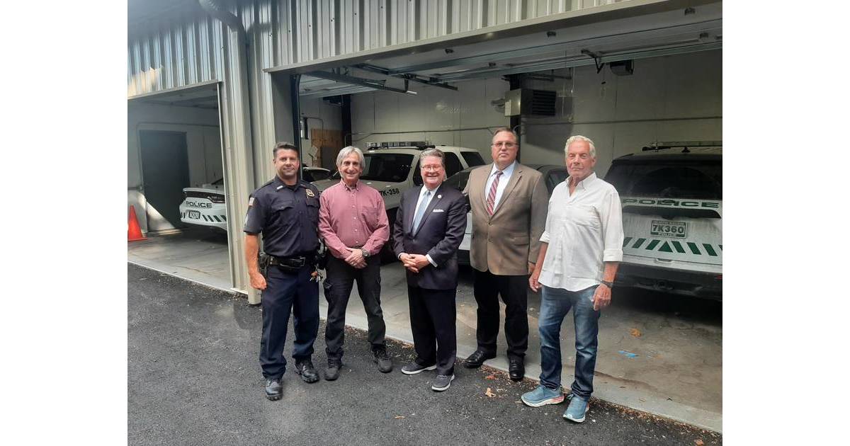 Sen. Harckham Inspects New North Salem Police Garage | North Salem, NY