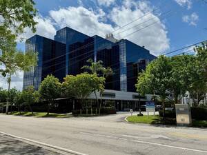 Carousel image 3a138540e52a5e9a65b3 office building 3111 n. university drive small