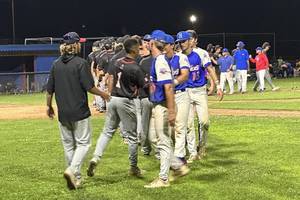 Carousel image 0f79e08a571d63f50739 oilers shake hands for the final time this season.