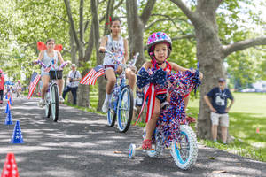 Carousel image 798f75 onthill astle fourth of july bike parade