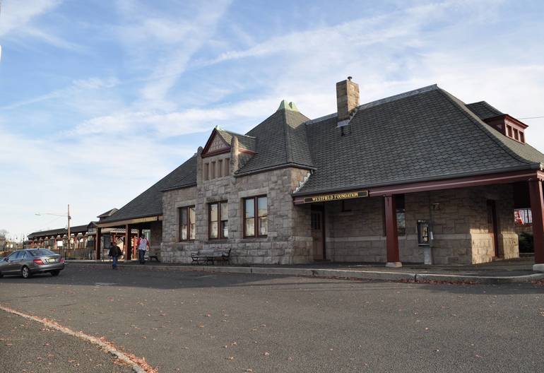 Westfield Seeks To Add Bar Restaurant To Train Station Will One Bite Tapinto