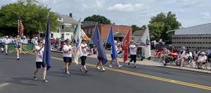 Carousel image 99b3e6e3740f61fb9cfc parade1