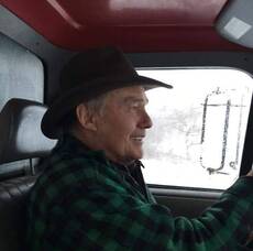 Carousel image 28ae83c8f3617e9c4069 phil hayes obit photo