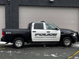 Carousel image 8ef1443a64da4a48f295 police car