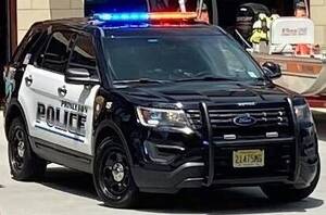 Carousel image ae6f889eb98ccbfe7e7e police car cropped with lights