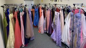 Carousel image 94d915db6b5a1dc6cbbc prom dresses 4