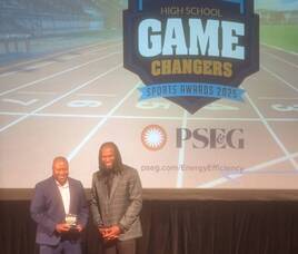 Carousel image 995f8c767cf0de814c65 reid