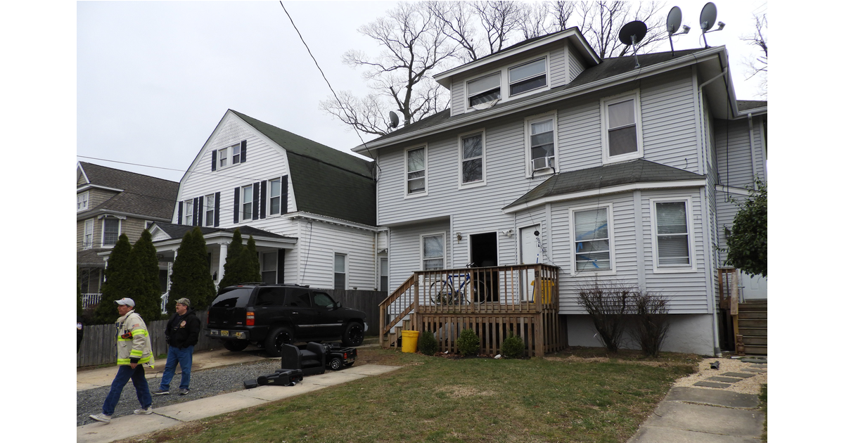 BREAKING NEWS RBFD on Scene at House Fire on Peter’s Place Red Bank