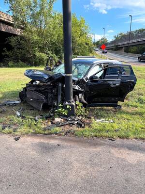 Carousel image 6dafc51d5ab4cfc04ac0 river road at rt 18 suv crash cr hmfd