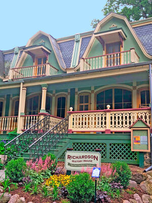 Carousel image 816cba32c142ba2364a9 richardson history house