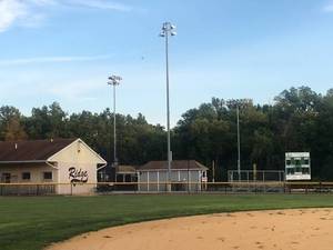 Carousel_image_974bb6ab579e94ff052e_ridgebaseballclubfieldlt