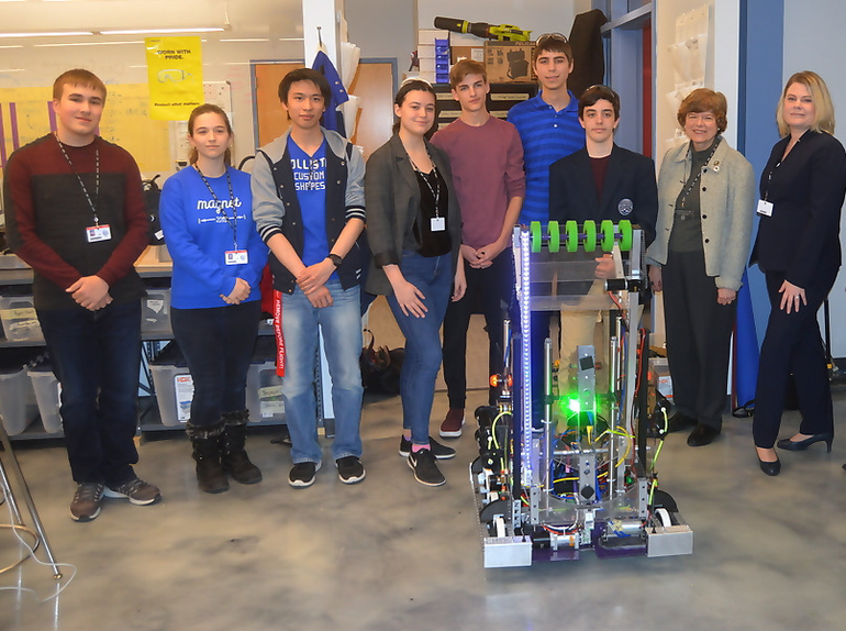 NJ Senate President Tours ‘Maker Space’ at Union County VoTech’s