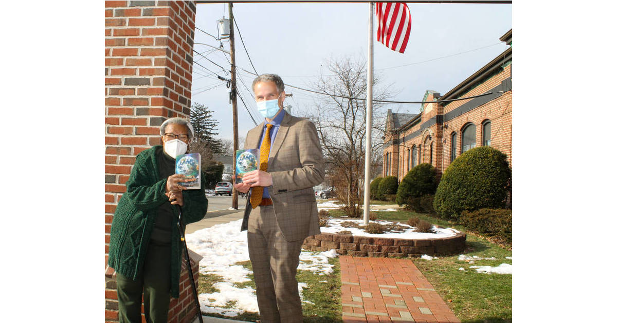 Montclair Rotary Club Donates Dictionaries to Verona Elementary School