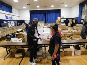 Carousel image 141d12160e33bc7d9221 rps food distribution 2