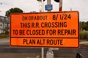 Carousel image 9338209fcc4642c8e1a5 rr repair sign