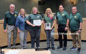 Carousel image 157082ed3e2c38c7e7a3 sab animal shelter staff