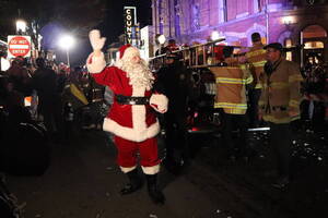 Carousel image 4f8dce santa arrives in doylestown