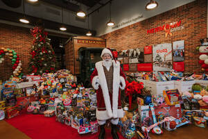 Carousel image 60099f64d795e763fb19 santa with toys 2024