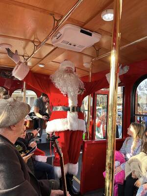 Carousel image 7c5f32ab80e47dd4d130 santa