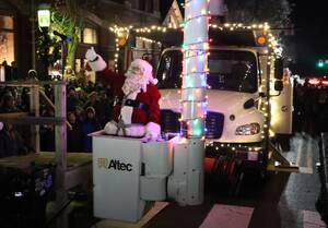 Carousel image b61dec oylestown tree lighting ceremony