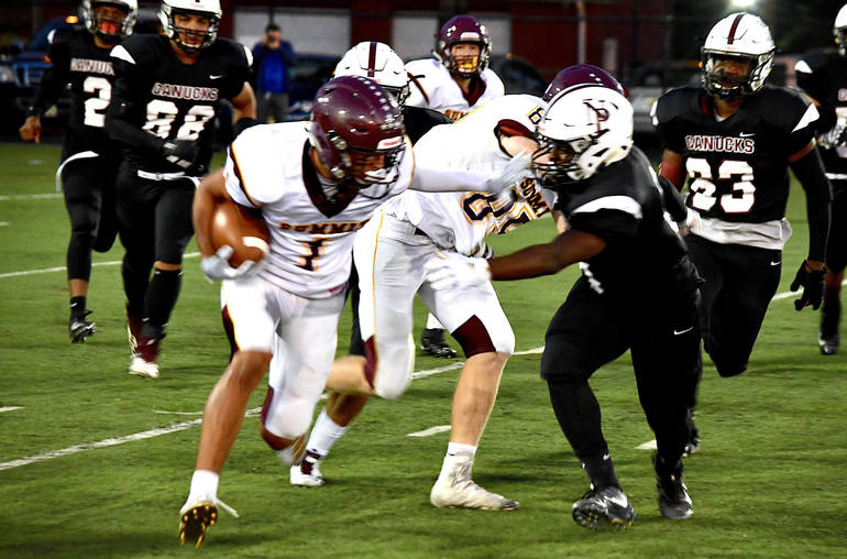 Summit H S Football Powers Past North Plainfield 57 36 Tapinto