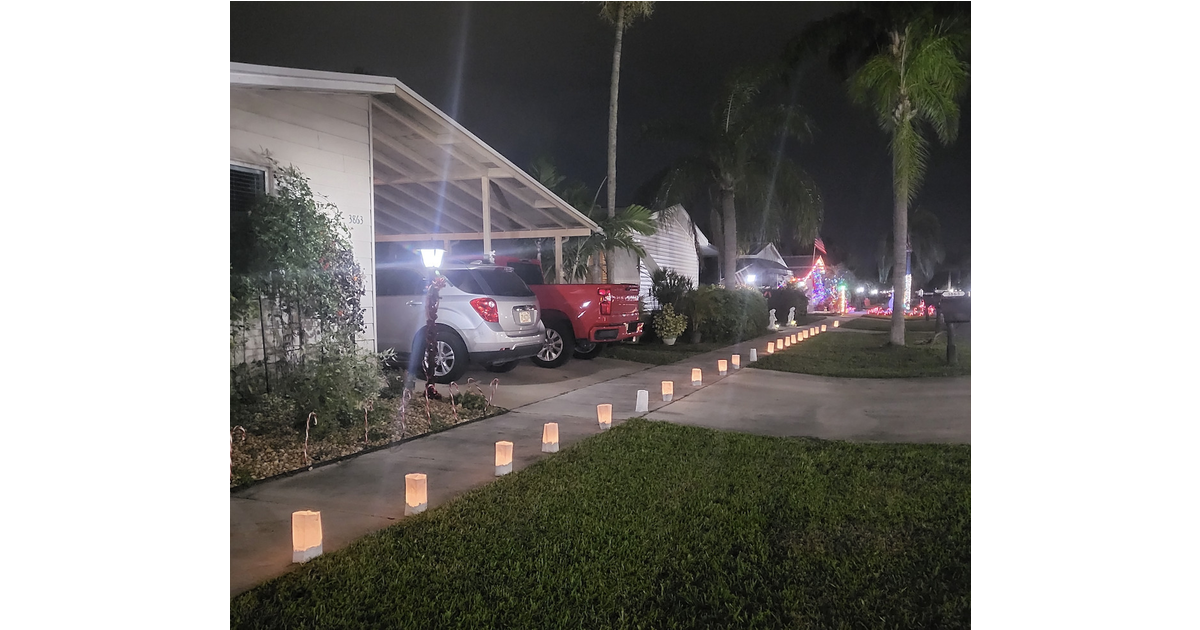 Coconut Creek Continues Tradition of Lighting Roadside Luminaries on