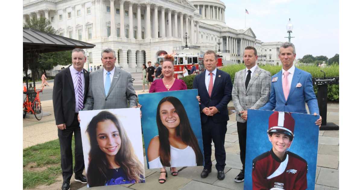 Parents Of Parkland School Shooting Victims Join U S Representatives