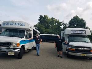 Carousel image 9a3948e4197eab53c844 senior shuttle