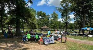 Carousel image ba0139b103912ad5738a senior helpers johnson park picnic 2024