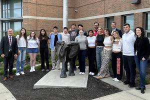 Carousel image 86b626d8aae77e90320b shs seal of biliteracy1