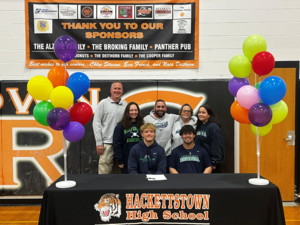 Carousel image 12e43d2de5e06f2de233 signing day